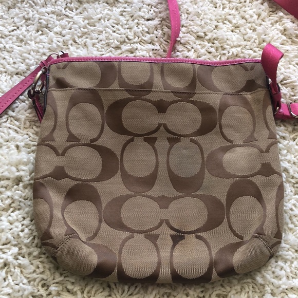 Coach crossbody bag with pink trim - Picture 10 of 14